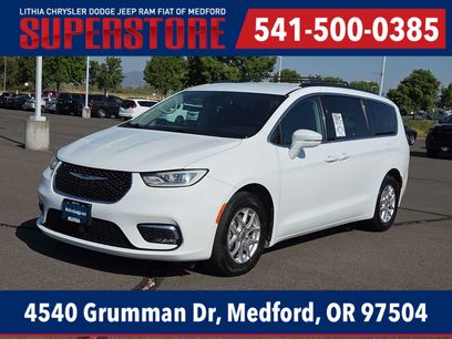 Used 2022 Chrysler Pacifica Touring-L