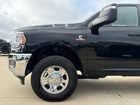 Used 2024 RAM 2500 Tradesman w/ Chrome Appearance Group AWD/4WD image 5
