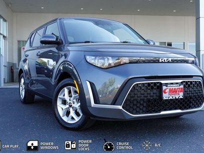 Used 2023 Kia Soul LX w/ Option Group 015
