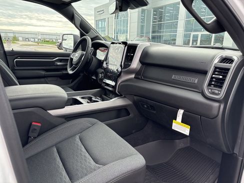 New 2026 RAM 1500 4x4 Crew Cab image 14