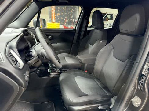 Used 2021 Jeep Renegade Latitude AWD/4WD image 15