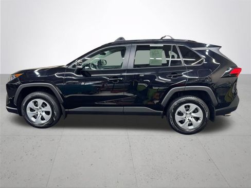 Used 2021 Toyota RAV4 LE AWD/4WD image 3