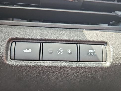 Used 2025 Nissan Altima 2.5 SV FWD image 24