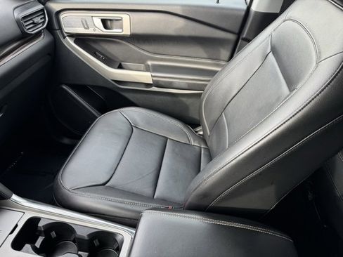 Certified 2023 Ford Explorer Limited w/ Equipment Group 301A image 21