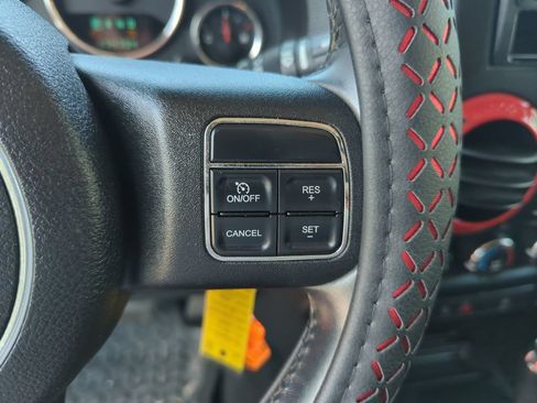 Used 2011 Jeep Wrangler Sahara w/ Connectivity Group AWD/4WD image 17