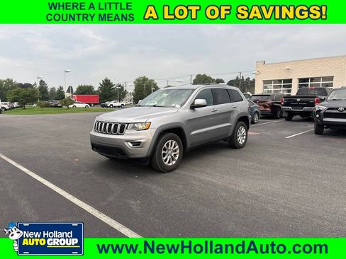 Used 2021 Jeep Grand Cherokee Laredo w/ Security & Convenience Group AWD/4WD image 1