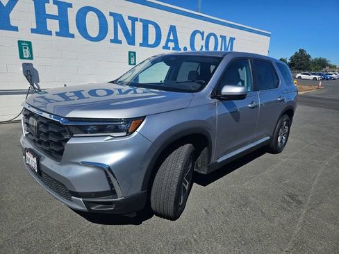 Used 2025 Honda Pilot EX-L image 1