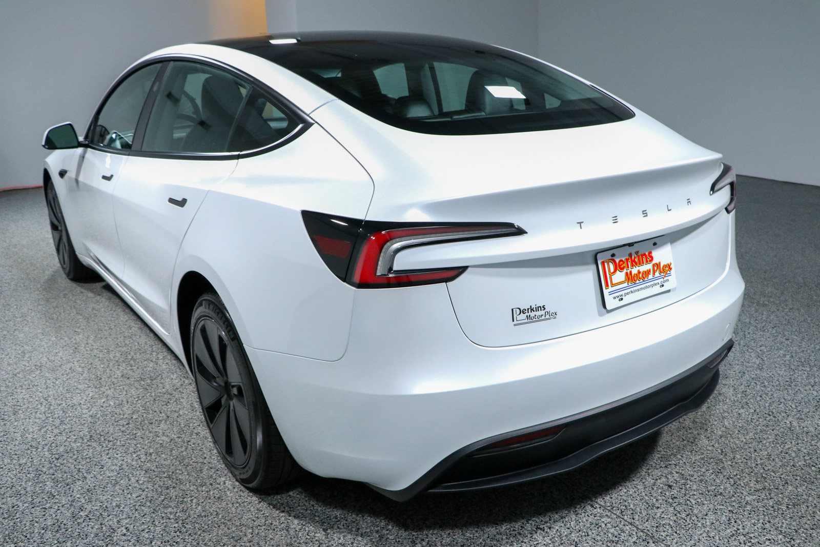 Used 2025 Tesla Model 3 Long Range RWD image 9