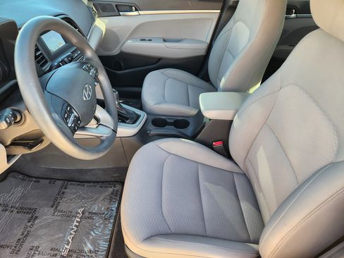 Used 2020 Hyundai Elantra SE w/ Cargo Package (C1) image 13