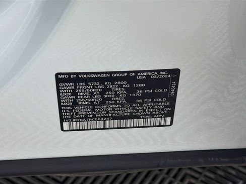 Used 2024 Volkswagen Atlas SE FWD image 12