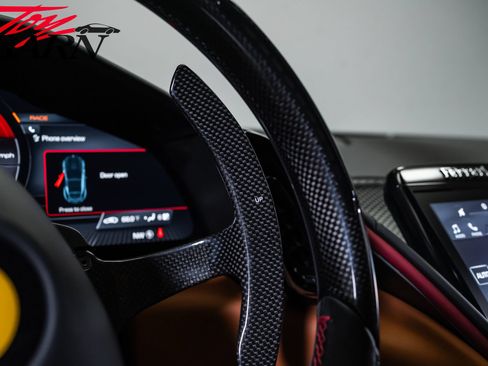 Used 2022 Ferrari Roma RWD image 37