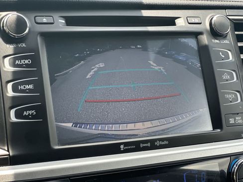 Used 2019 Toyota Highlander SE AWD/4WD image 19