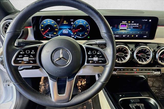 Used 2023 Mercedes-Benz CLA 250 image 11