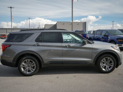 New 2026 Ford Explorer Active w/ Active Comfort Package AWD/4WD image 11