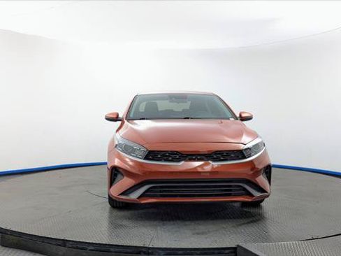 Used 2023 Kia Forte LXS w/ LXS Technology Package FWD image 9