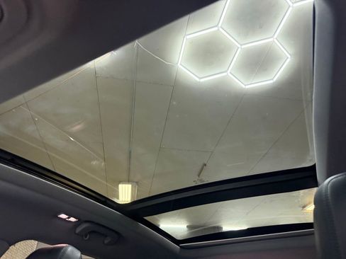 Used 2022 Lincoln Corsair AWD w/ Premium Package image 4