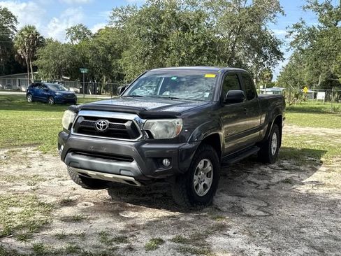Used 2015 Toyota Tacoma 4x4 Access Cab V6 w/ SR5 Package image 2
