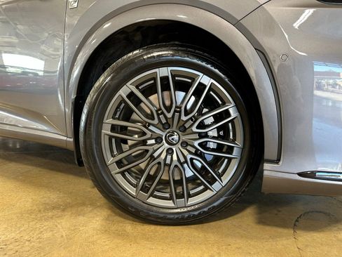 Used 2023 Lexus RX 500h F Sport image 10