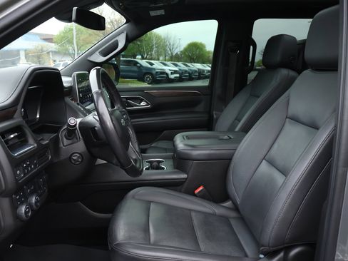 Used 2022 Chevrolet Tahoe Z71 w/ Off-Road Capability Package image 10