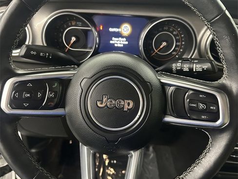 Used 2018 Jeep Wrangler Unlimited Sahara w/ Dual Top Group image 17
