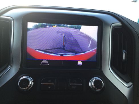 Used 2020 GMC Sierra 2500 SLE w/ SLE Value Package; AWD/4WD image 10