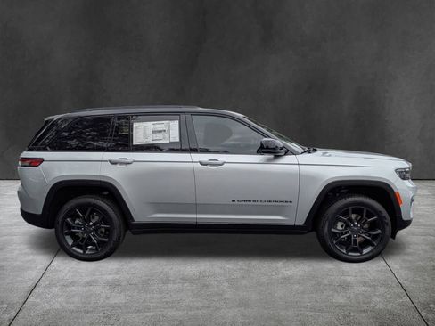 New 2025 Jeep Grand Cherokee Limited w/ Trailer Tow Package image 3