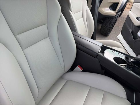 Used 2023 Nissan Rogue SV w/ SV Premium B Package FWD image 25