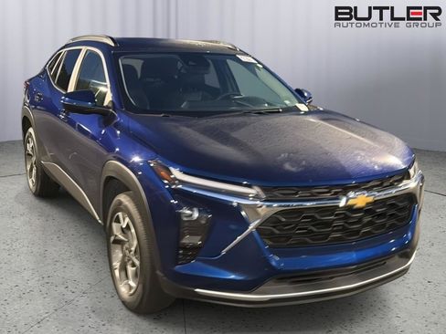 Used 2024 Chevrolet Trax LT FWD image 5