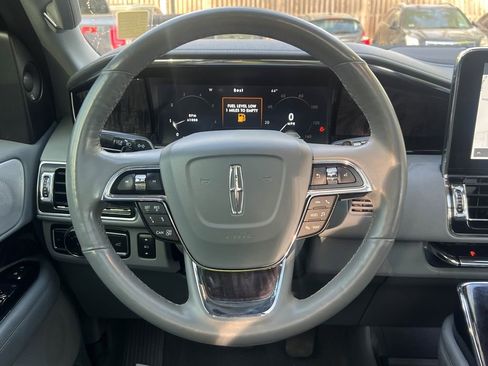 Certified 2021 Lincoln Navigator Reserve w/ Luxury Package AWD/4WD image 22