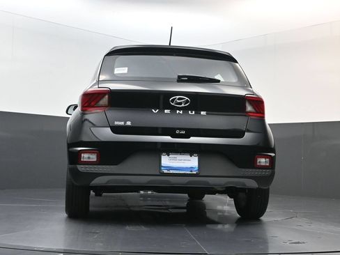 Certified 2026 Hyundai Venue SE FWD image 24