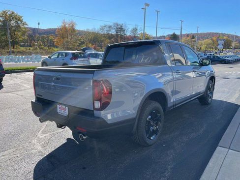 New 2026 Honda Ridgeline Black Edition image 4
