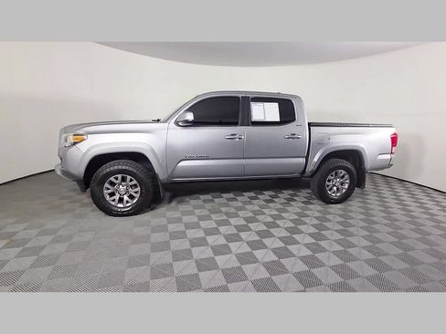 Used 2017 Toyota Tacoma TRD Sport RWD image 48