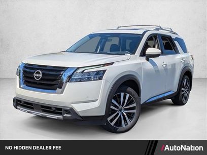 Used 2024 Nissan Pathfinder Platinum w/ Cargo Package