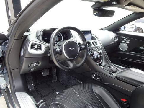 Used 2018 Aston Martin DB11 V12 RWD image 10