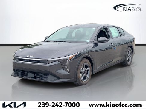 New 2026 Kia K4 FWD image 3