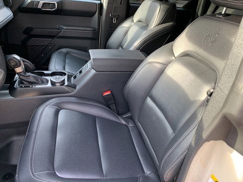 Used 2025 Ford Bronco Badlands AWD/4WD image 17