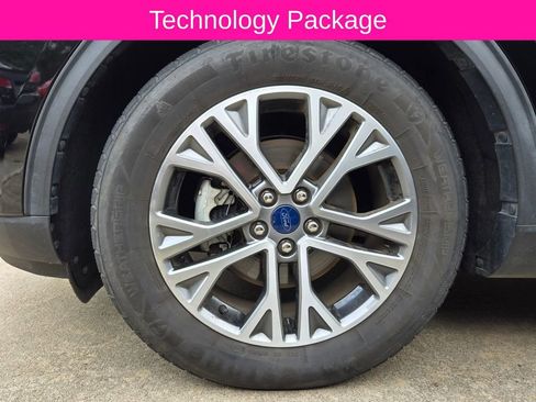 Used 2022 Ford Escape SEL w/ Technology Package FWD image 10