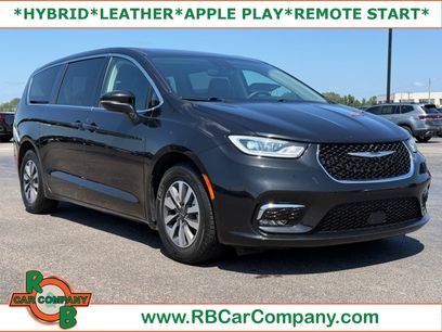 Used 2023 Chrysler Pacifica Touring-L