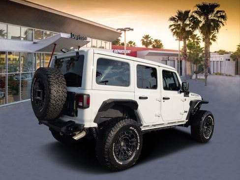 Used 2024 Jeep Wrangler Unlimited AWD/4WD image 3
