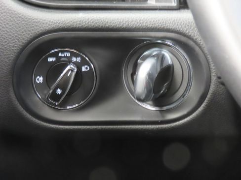 Certified 2026 Porsche Macan AWD/4WD image 23