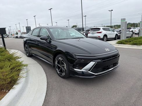 New 2026 Hyundai Sonata SEL FWD image 3