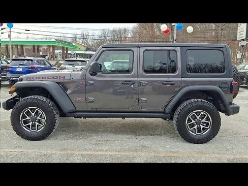 Used 2025 Jeep Wrangler Unlimited Rubicon w/ Safety Group image 5