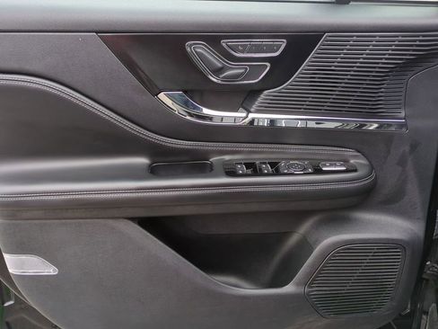 Certified 2021 Lincoln Corsair AWD image 14