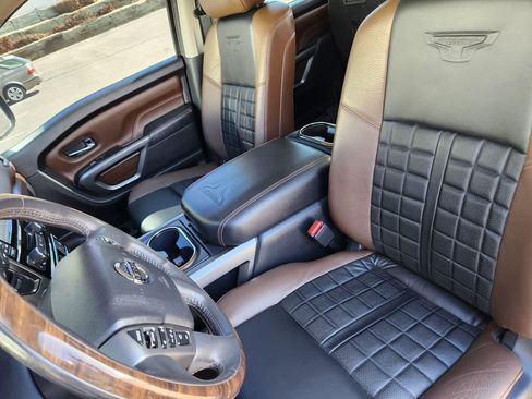 Used 2017 Nissan Titan Platinum Reserve image 10