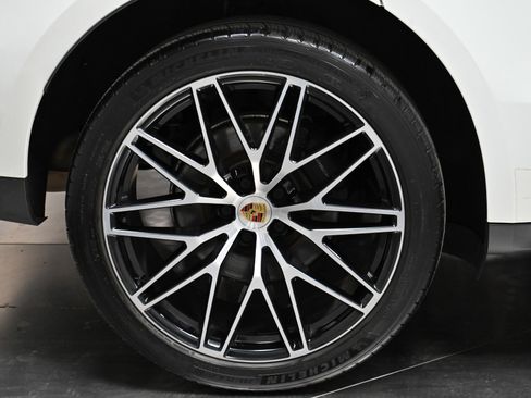 Used 2023 Porsche Macan image 51