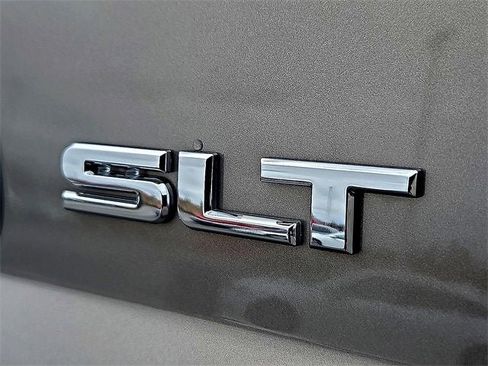 Used 2019 GMC Yukon SLT w/ Premium Edition image 12
