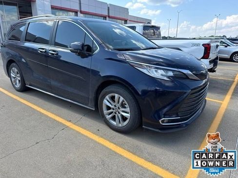 Used 2024 Toyota Sienna Limited AWD/4WD image 10