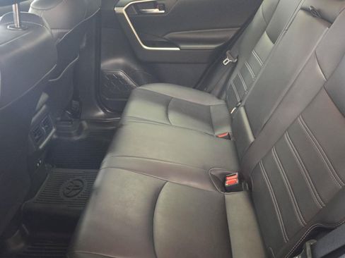Used 2019 Toyota RAV4 XLE Premium w/ Cold Weather Package AWD/4WD image 7