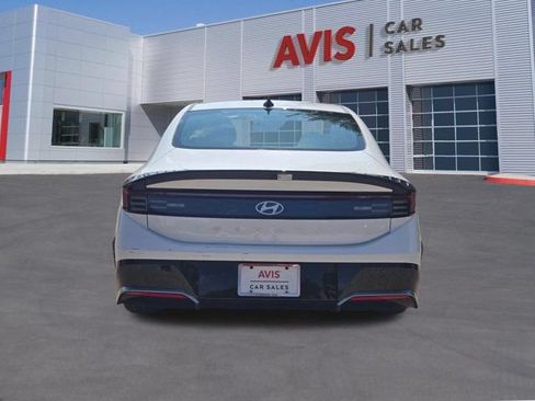 Used 2025 Hyundai Sonata SEL FWD image 9