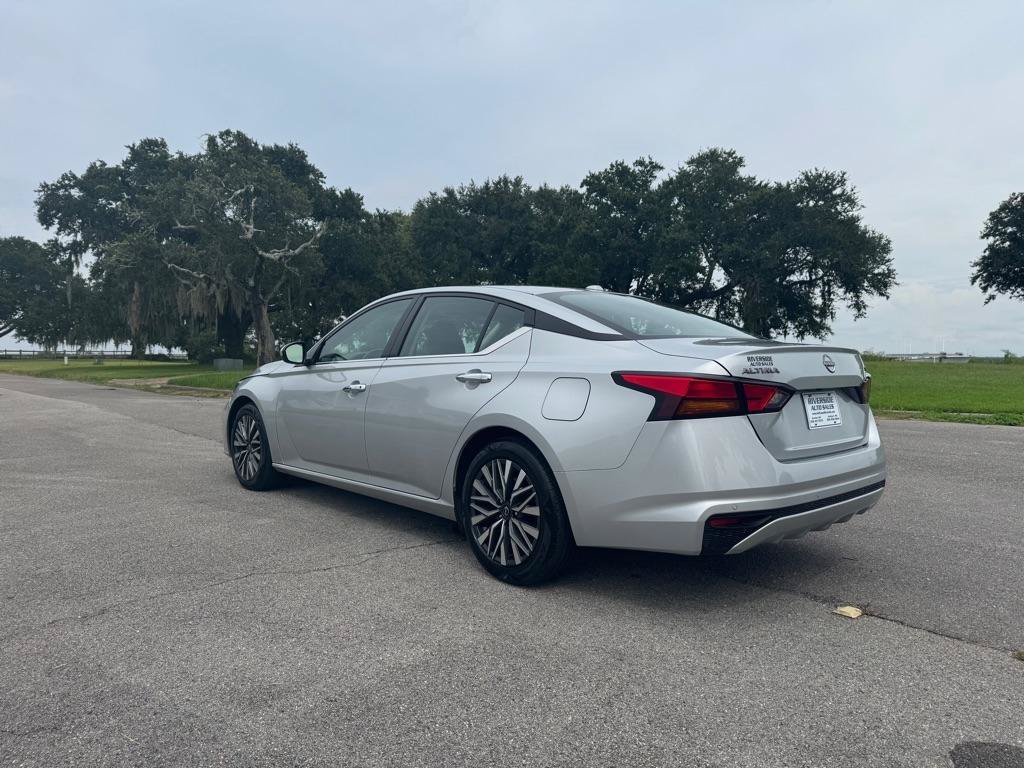 Used 2023 Nissan Altima 2.5 SV FWD image 3